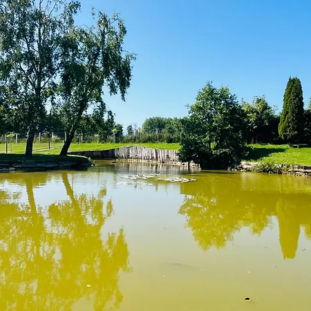 Eden Aux Hirondelles Gasthuis 4*