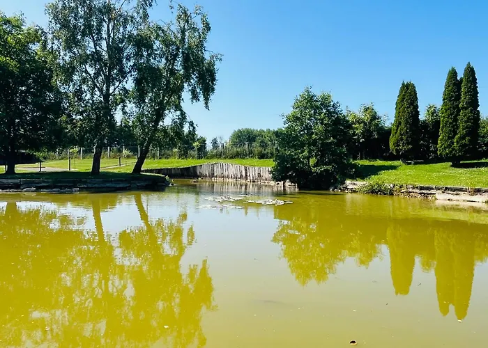 Eden Aux Hirondelles Maison d'hôtes 4*